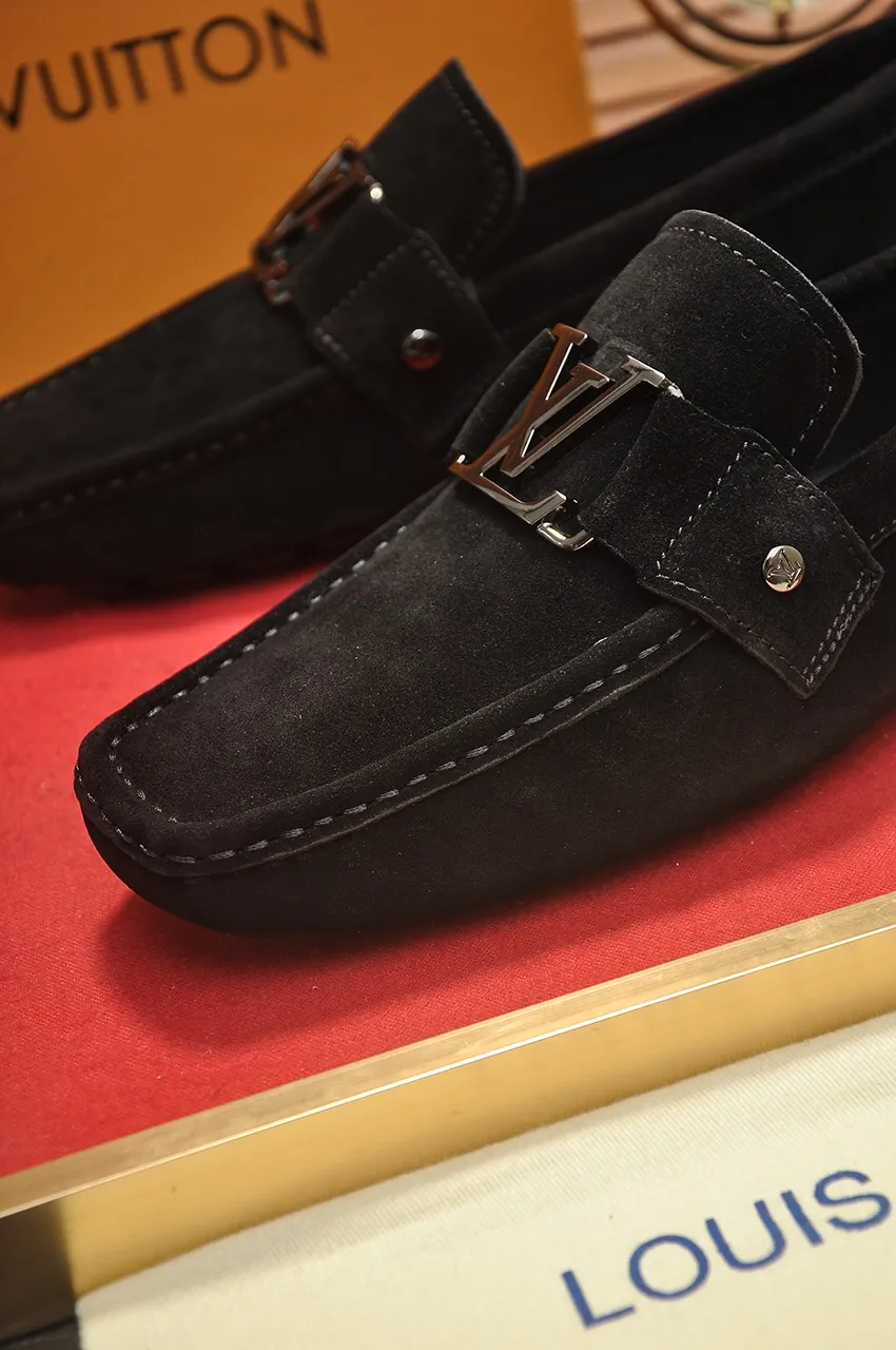 Men's men's shoes 💰420💶 [LV Doudou shoes] (water-dyed cowhide lining) new model is on the market, available on the official website. The new Doudou shoes are processed into single-color materials, and the uppers are made of imported cowhide material. The body of the shoe is fully hemmed with mark thread, and is lined with imported original cowhide leather. The elegant shoe shape is super suitable for all-matching, and the size is 38-44.